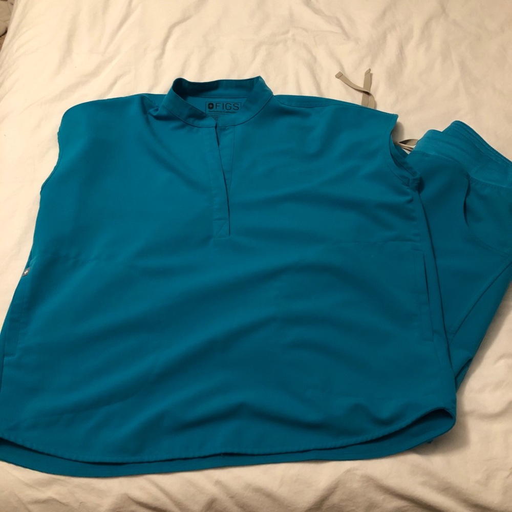 Teal Figs Medium/Medium Petite Rafael and Kade
